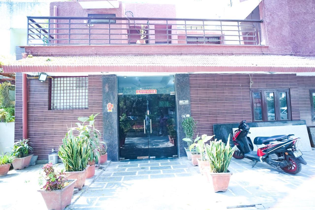 Hotel Roomshala 011 Oscar - Near Iskon Temple New Delhi
